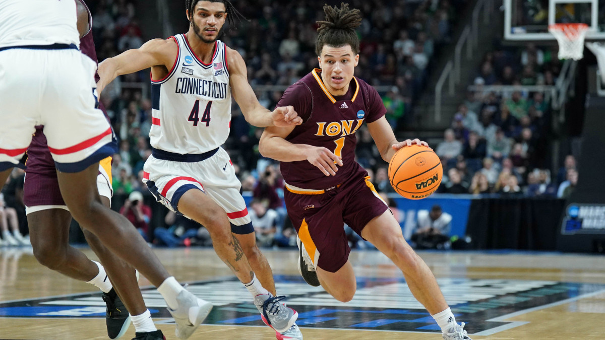 Iona Gaels guard Walter Clayton Jr.