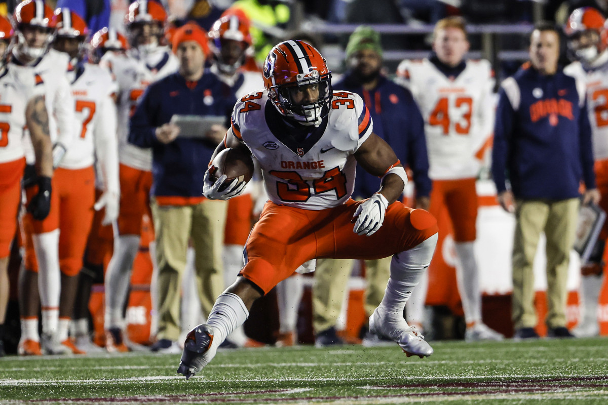 Syracuse RB Sean Tucker (34)