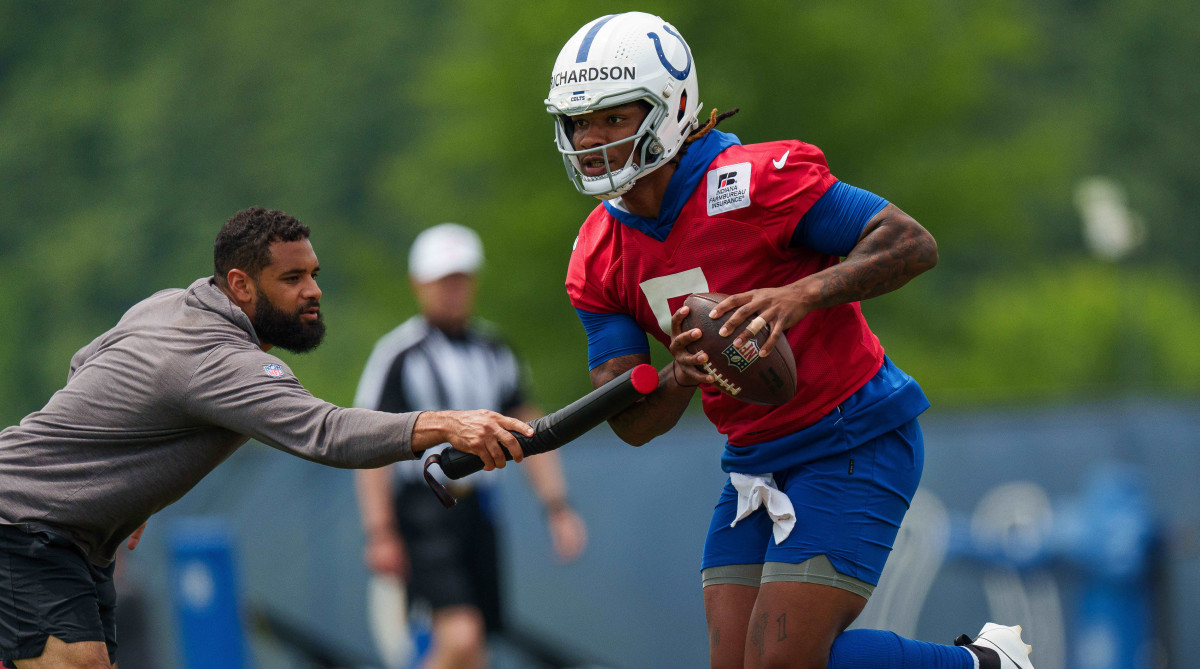 Colts quarterback Anthony Richardson does drills at mandatory minicamp.