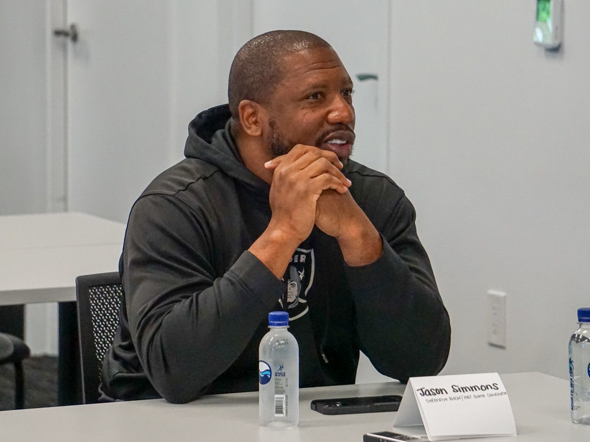 For two seasons, Jason Simmons served as the Las Vegas Raiders' defensive pass game coordinator.