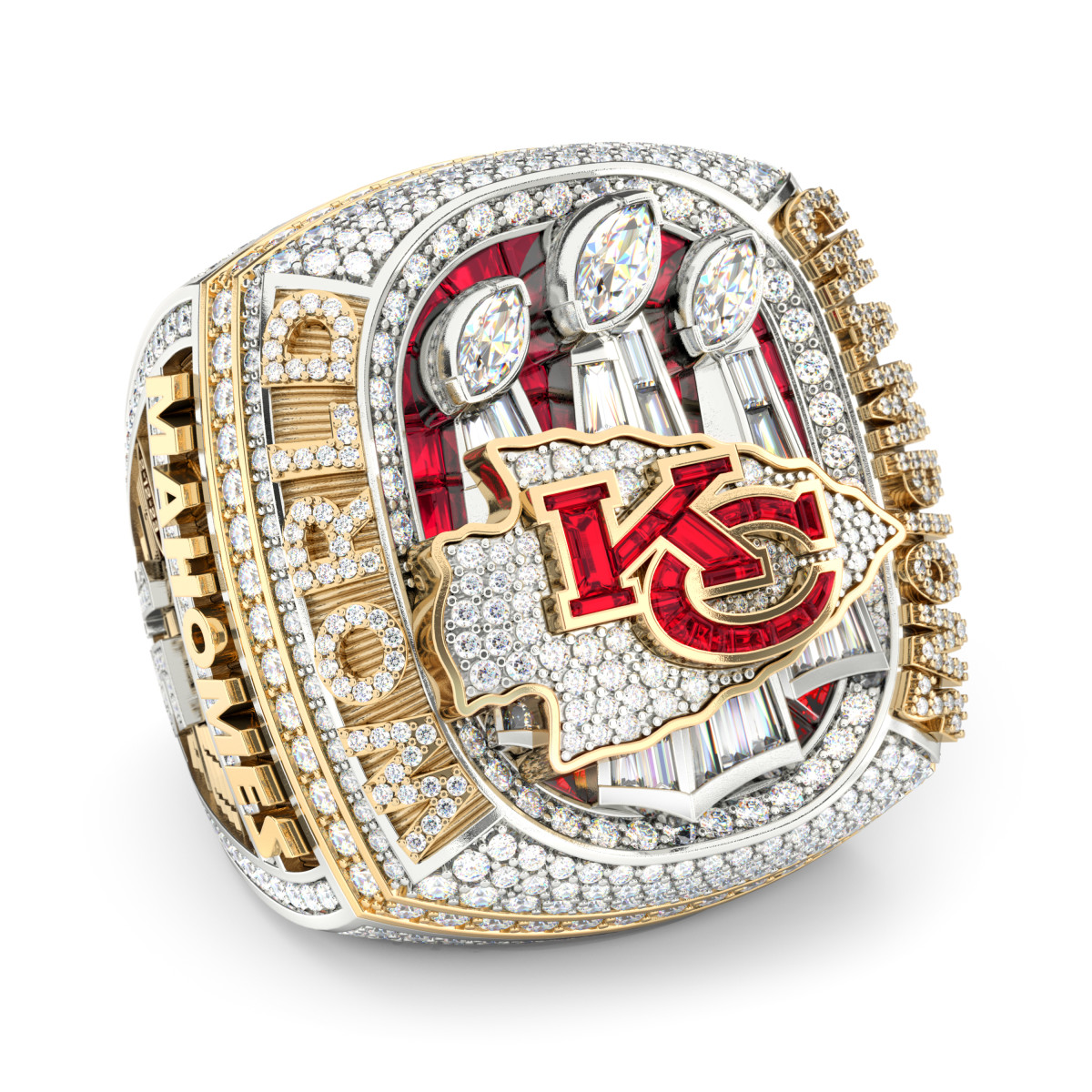 Chiefs unveil Super Bowl rings, Patrick Mahomes celebrates one