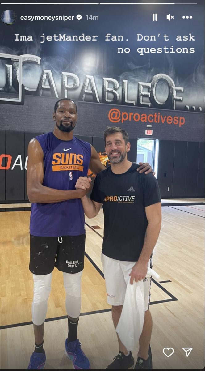 Photo of Kevin Durant and Aaron Rodgers at Proactive workout facility. Photo via: Kevin Durant's Instagram Story (@easymoneysniper) (NFL News)