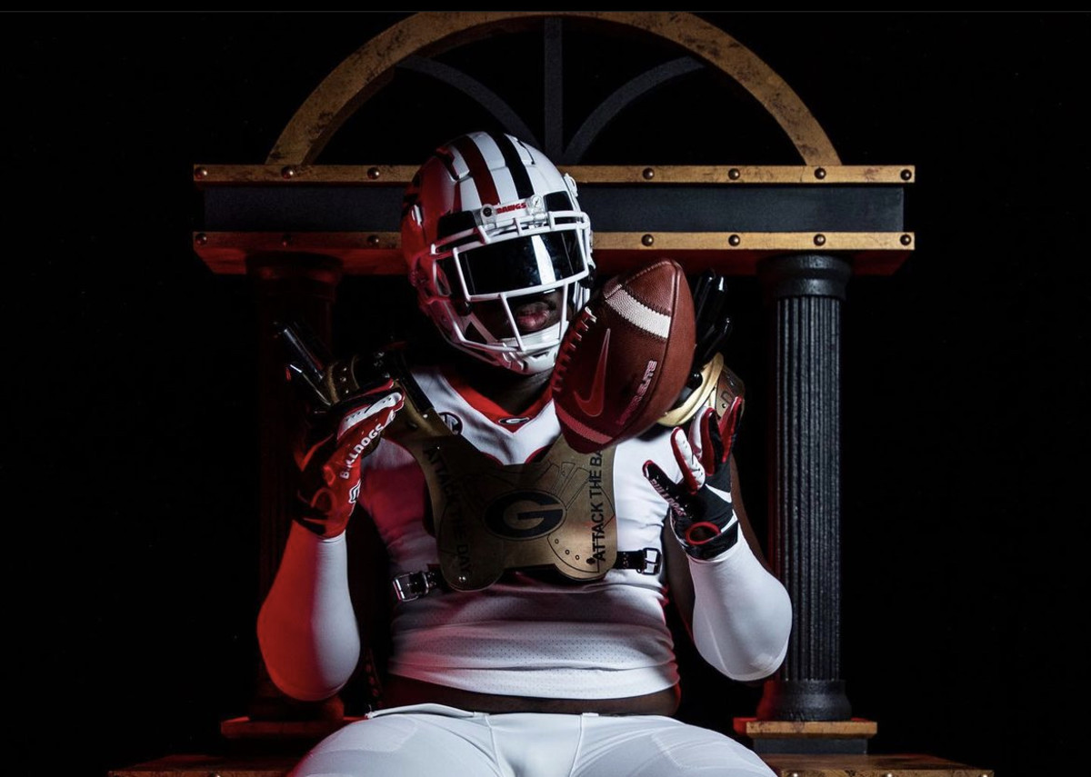 Football Gains Commitment from 2024 Defensive Line Recruit