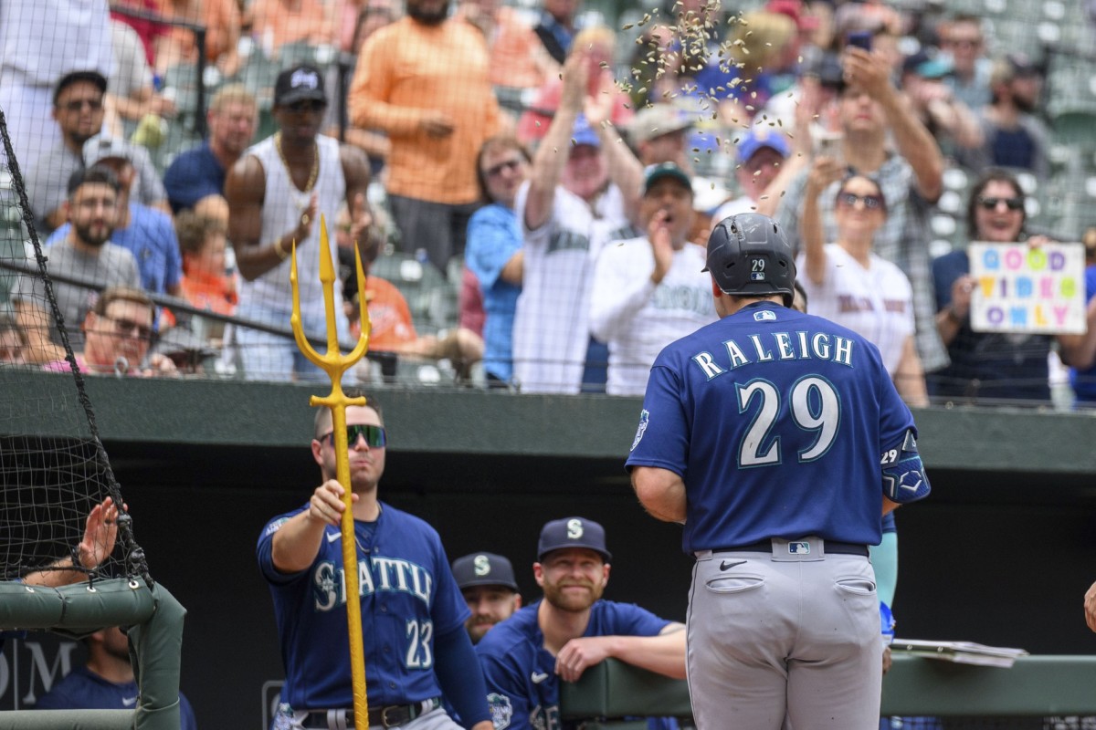 Seattle Mariners' Cal Raleigh Third Player in Team History to