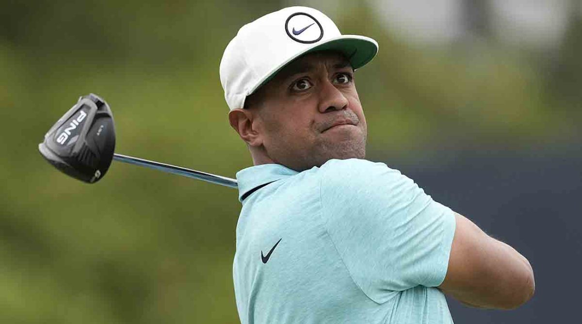 Tony Finau watches a shot at the 2023 U.S. Open.