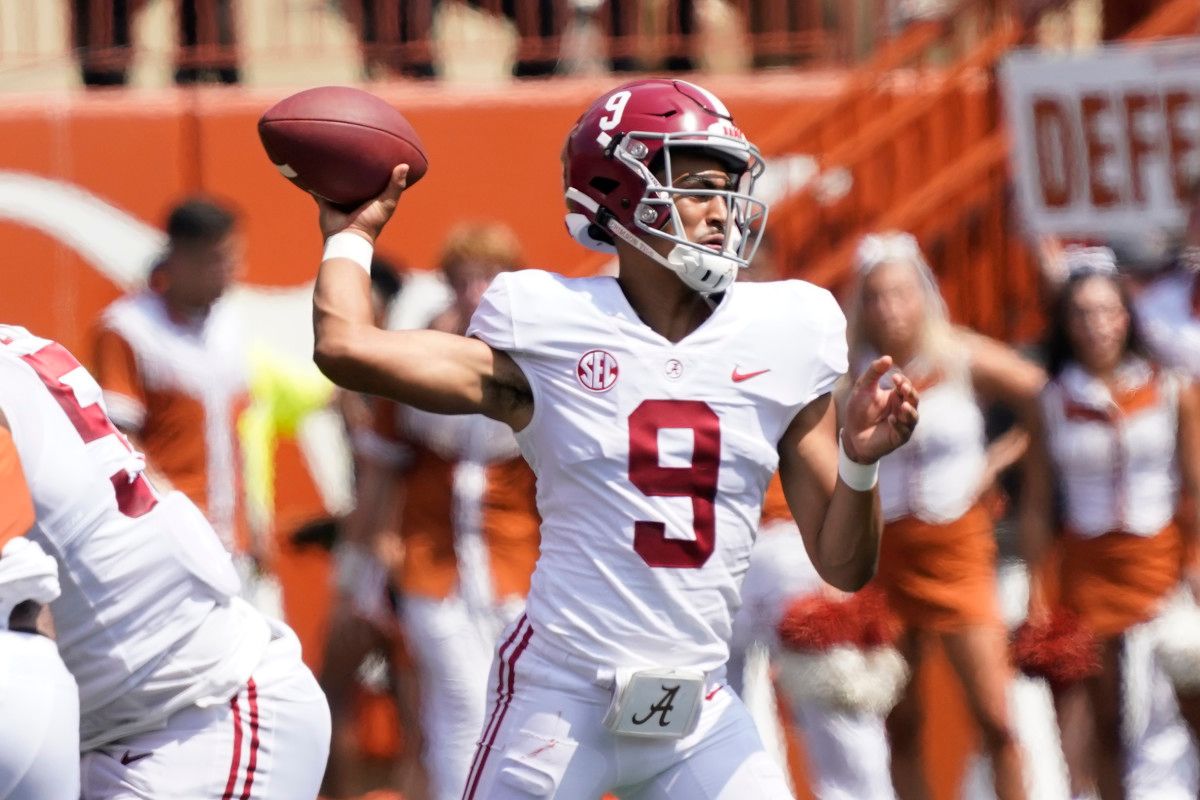 Alabama Crimson Tide quarterback Bryce Young (9) throws a pass against the Texas Longhorns during the first half at at Darrell K Royal-Texas Memorial Stadium in 2022.