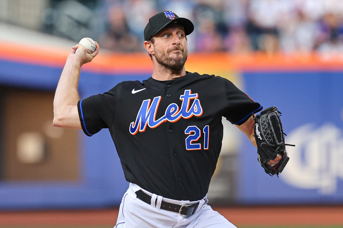 Jun 13, 2023; New York City, New York, USA; New York Mets starting pitcher Max Scherzer (21) delivers a pitch during the first inning against the New York Yankees at Citi Field. Mandatory Credit: Vincent Carchietta-USA TODAY Sports