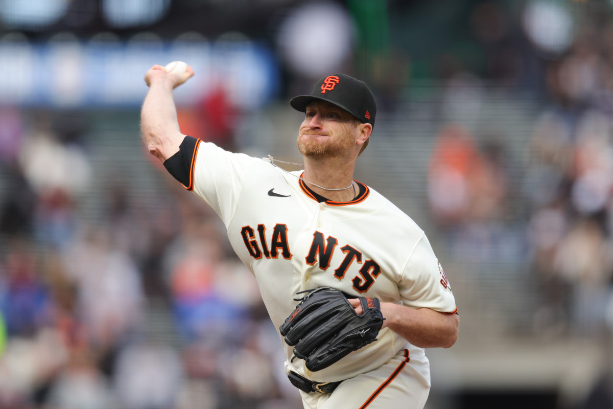 SF Giants starting pitcher Alex Cobb throws a pitch during the first inning against the Seattle Mariners at Oracle Park on July 5, 2023.