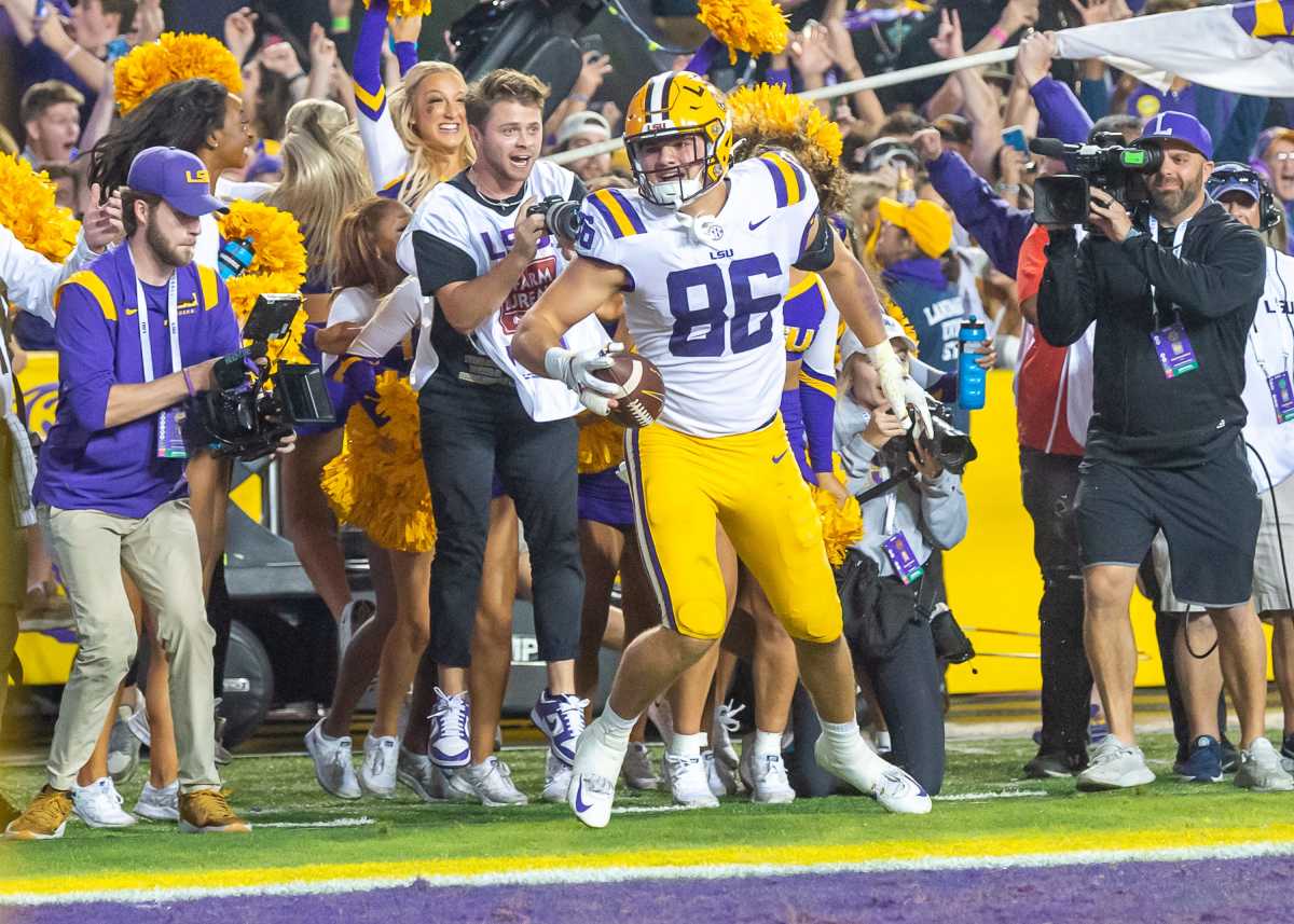 Tigers Tight end Mason Taylor scores the game winning two point conversion in overtime as the LSU Tigers take down Alabama 32-31 at Tiger Stadium in Baton Rouge, Louisiana,Saturday, Nov. 5, 2022. Lsu Vs Alabama Football 2 9164