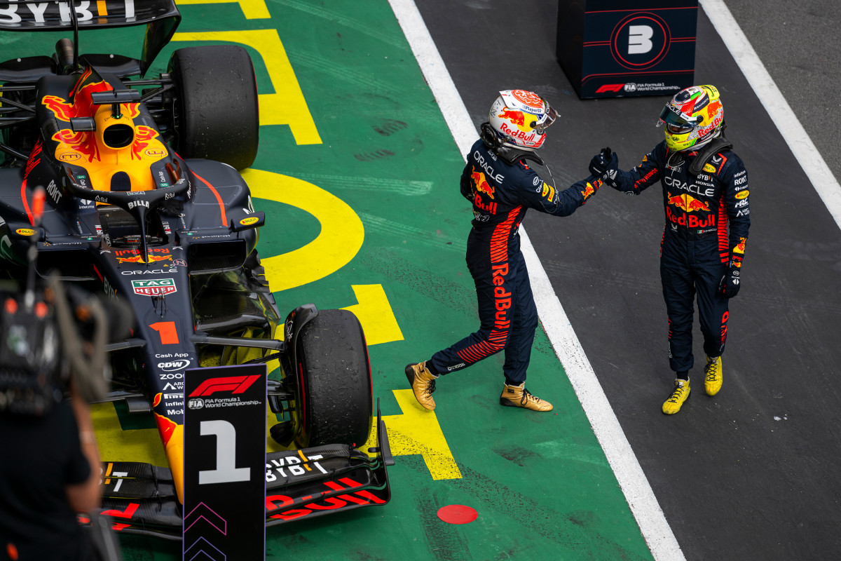 Red Bull - Max Verstappen, Sergio Perez