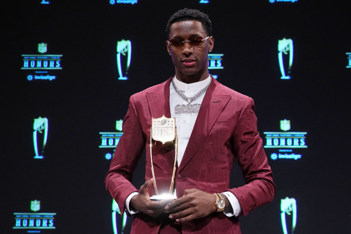 Sauce Gardner Unboxes Special Delivery on Social Media Sports