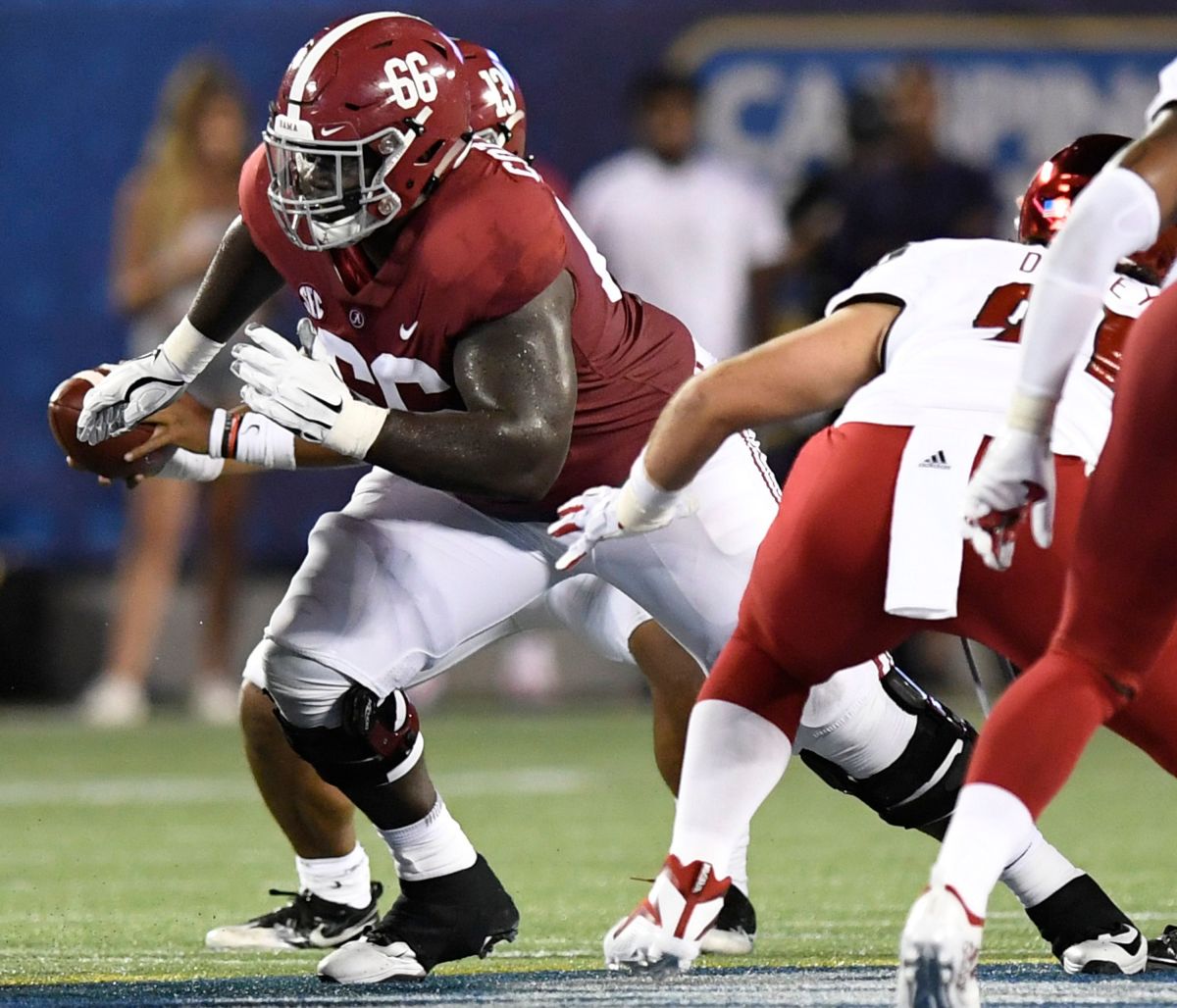 Alabama offensive lineman Lester Cotton (66) In first half action of the Camping World Kickoff at Camping World Stadium in Orlando, Fla., on Saturday September 1, 2018.