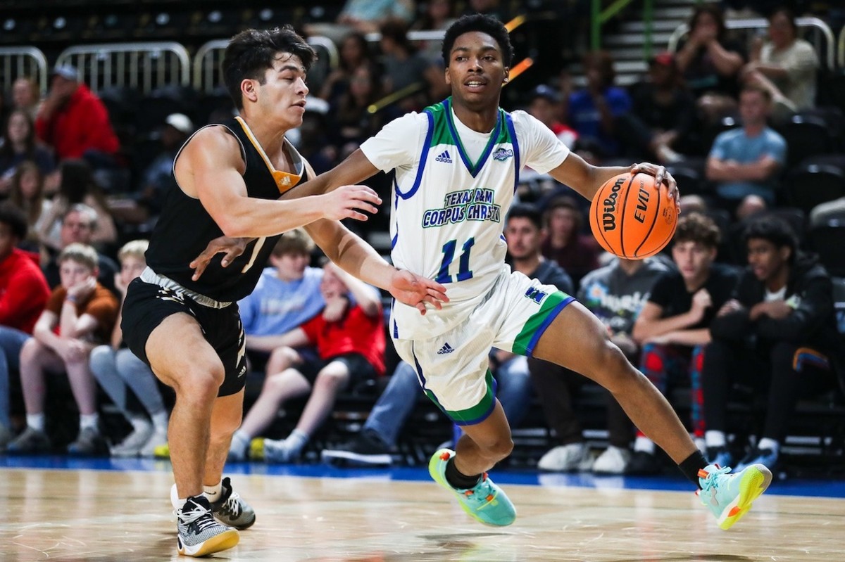 Pitt Panthers Contact Texas A&MCorpus Christi Transfer Terrion Murdix