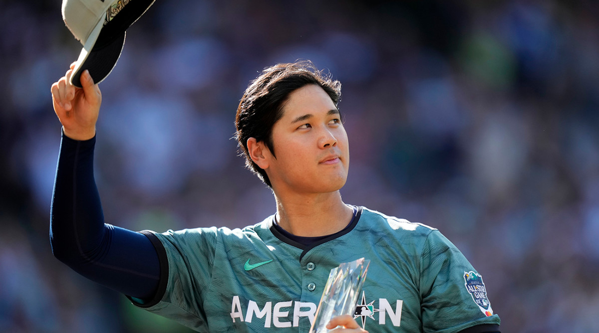 Shohei Ohtani acknowledges Seattle fans at the MLB All-Star Game.
