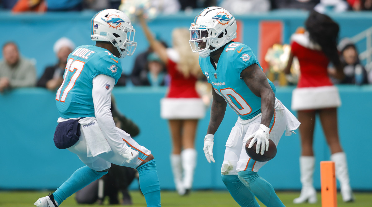 Miami Dolphins wide receivers Jaylen Waddle and Tyreek Hill