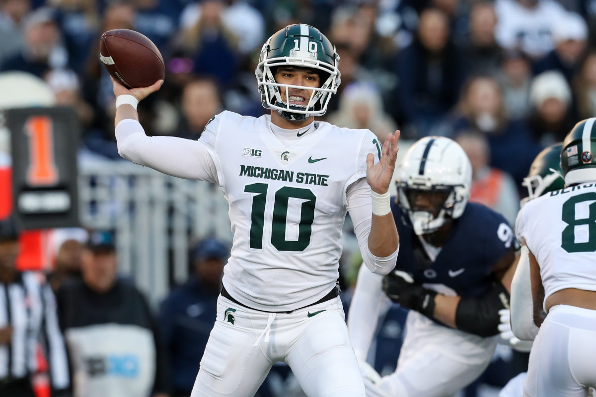 Nov 26, 2022; University Park, Pennsylvania, USA; Michigan State Spartans quarterback Payton Thorne (10) throws a pass during the first quarter against the Penn State Nittany Lions at Beaver Stadium.