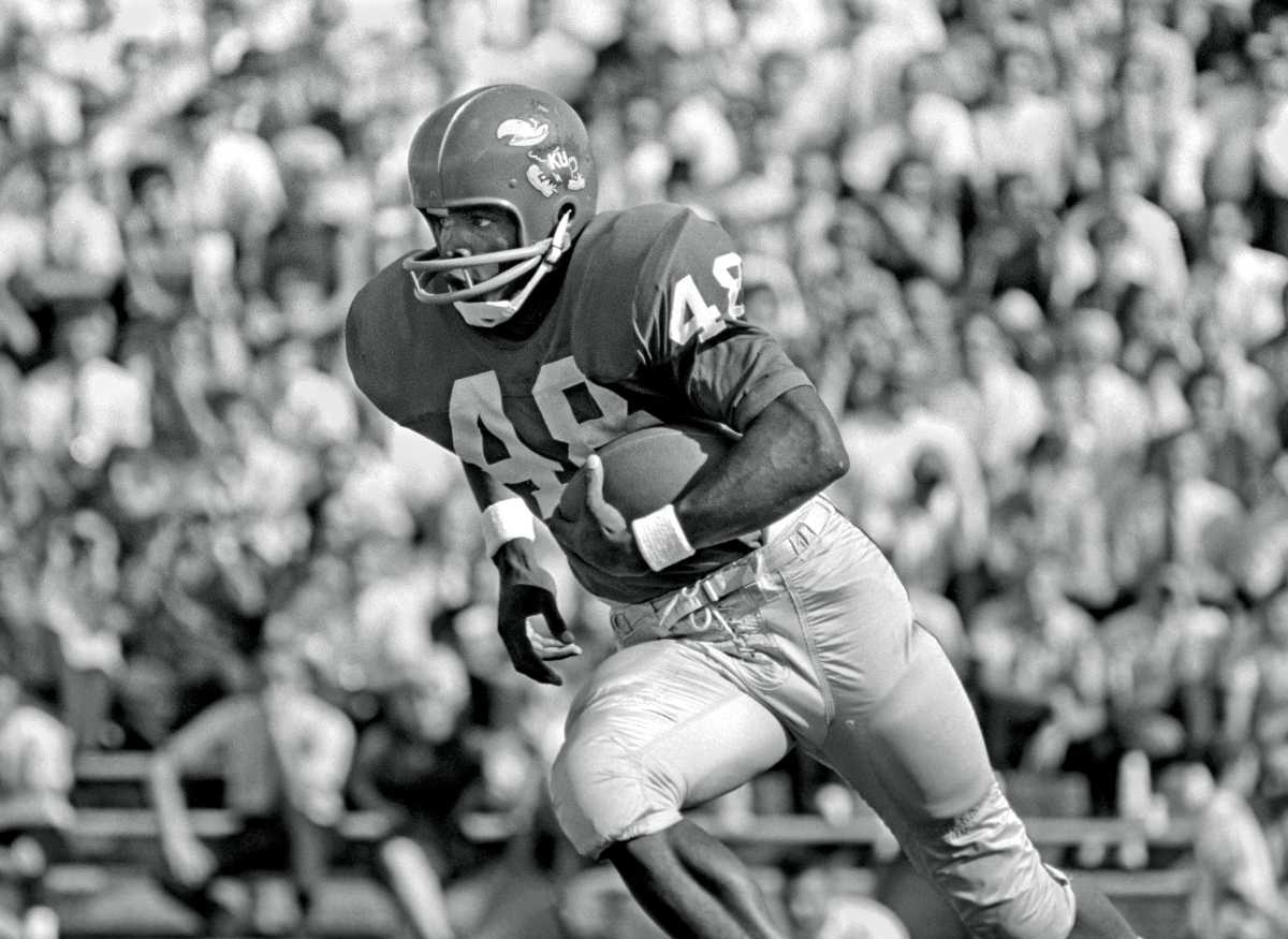 All-American Gale Sayers was known as the \"Kansas Comet.\" 054 Clarkson Sayers