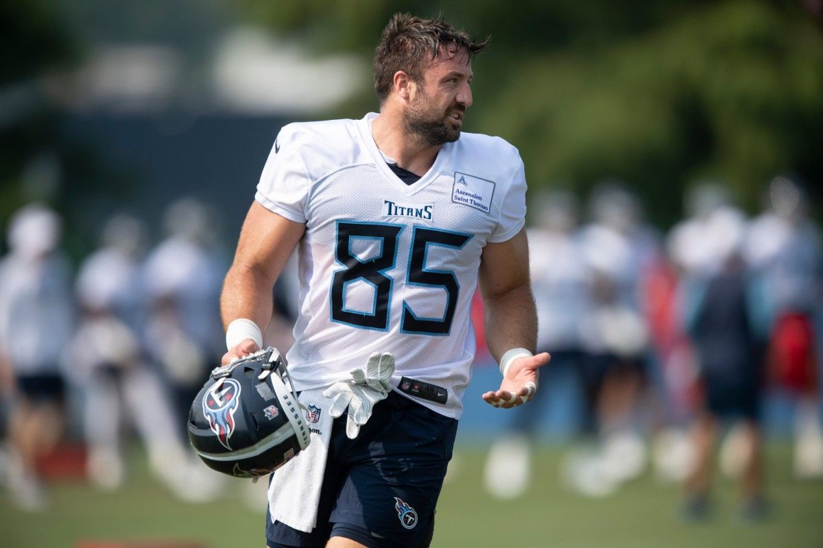 Tennessee Titans Add Former TE Luke Stocker To The Coaching Staff 