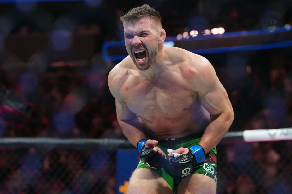 Chael Sonnen Explains How UFC Champion Israel Adesanya Beat Dricus Du 