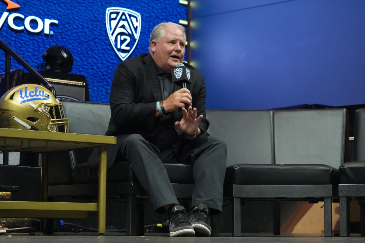 Chip Kelly Reveals There's 'No Timetable' on Quarterback Dilemma