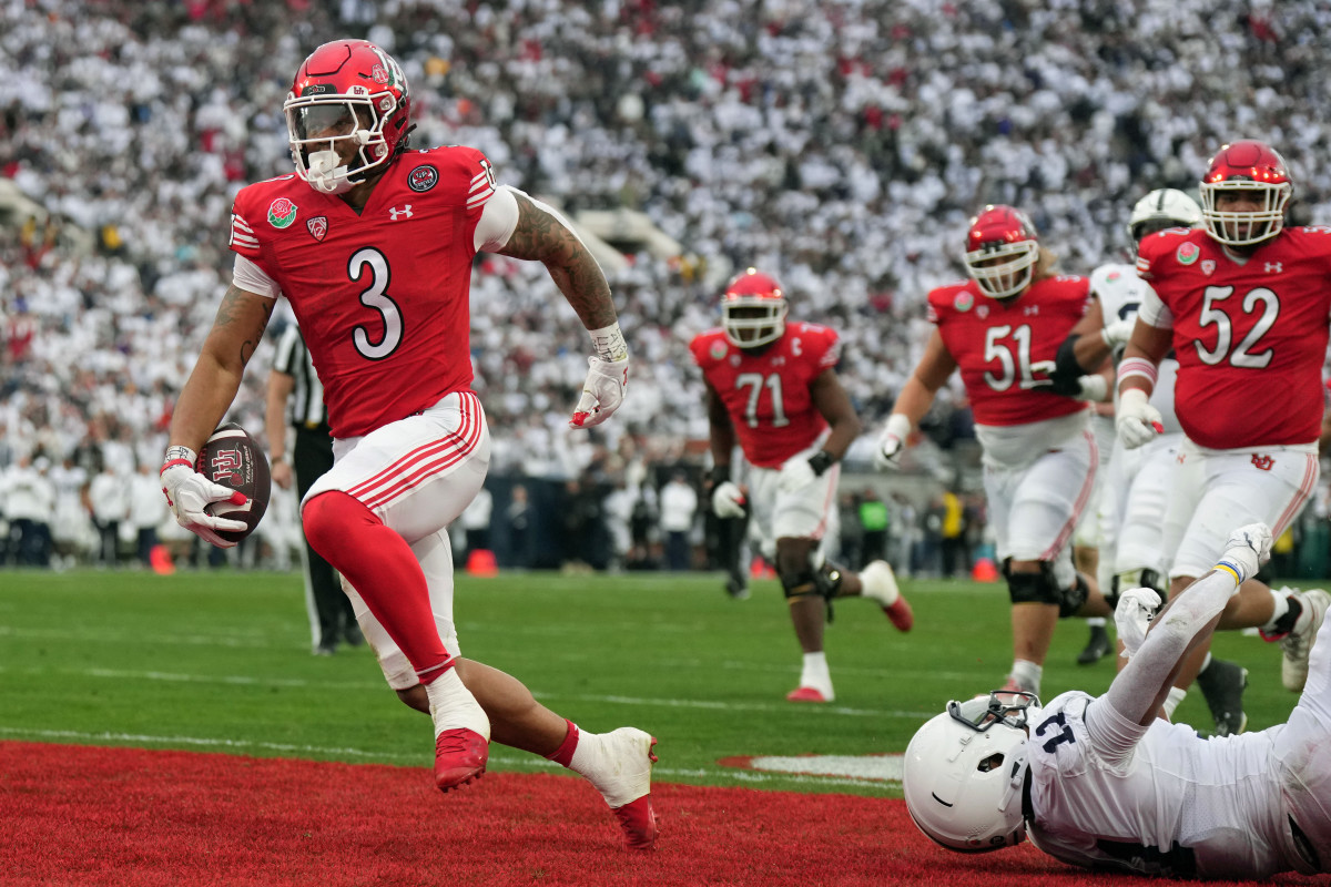 an 2, 2023; Pasadena, California, USA; Utah Utes running back Ja'Quinden Jackson (3) scores a touchdown against the Penn State Nittany Lions in the second quarter of the 109th Rose Bowl game at the Rose Bowl. Mandatory Credit: Kirby Lee-USA TODAY SportsCreated: