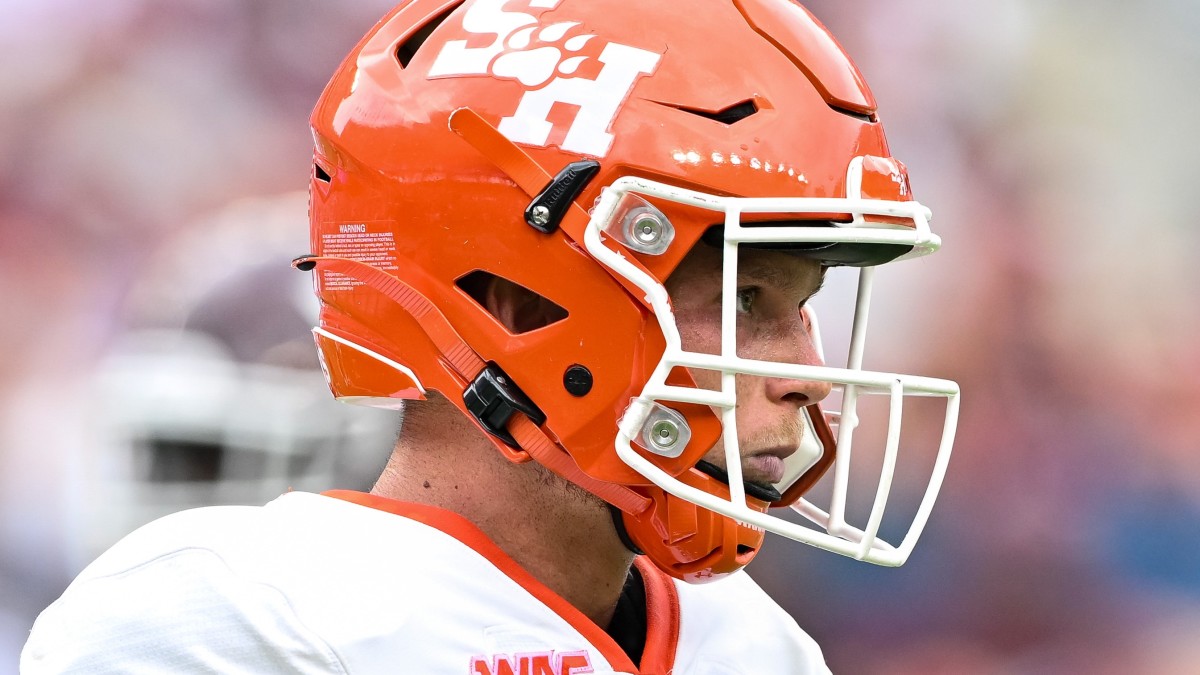 With Two Sidelined, Packers Sign Receiver Cody Chrest Sports Illustrated Green Bay Packers