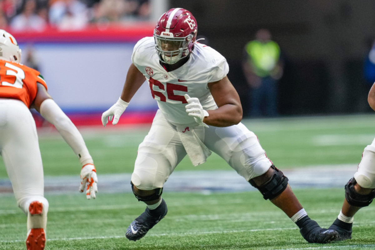 Alabama offensive tackle JC Latham