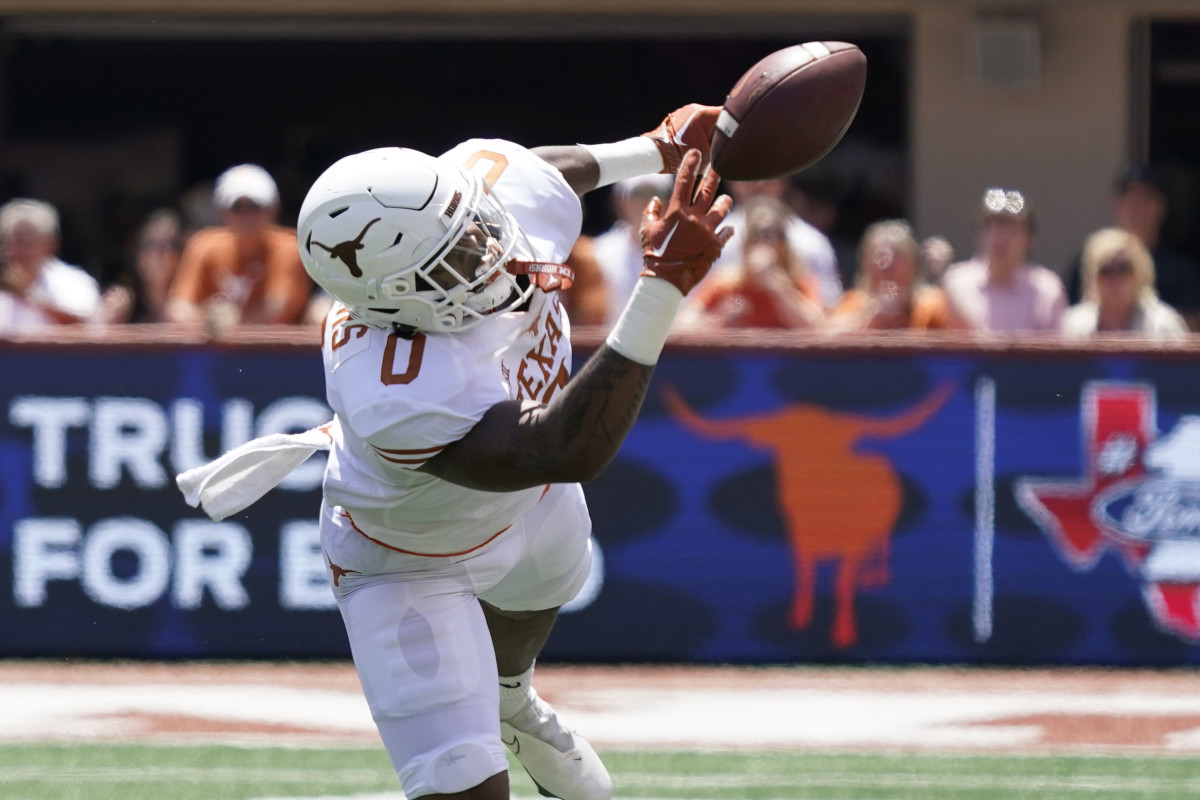 Texas tight end Ja'Tavion Sanders