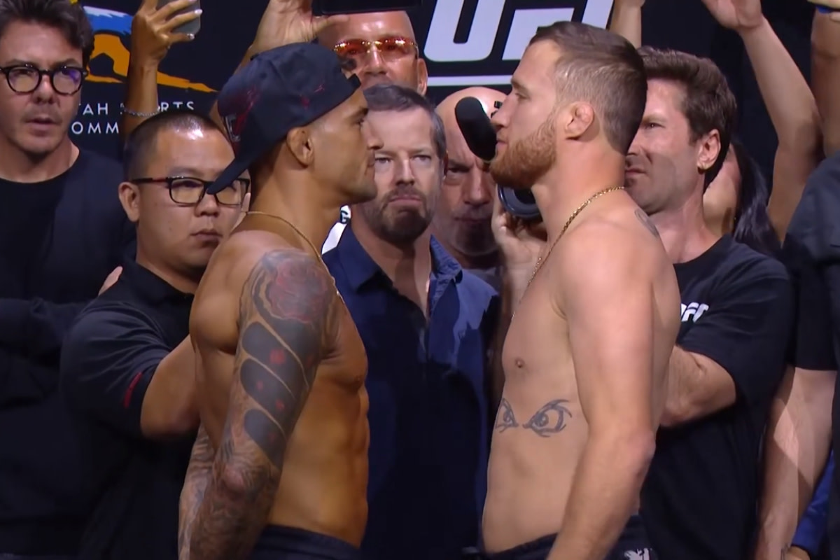 Dustin Poirier and Justin Gaethje have a cordial staredown before UFC 291.
