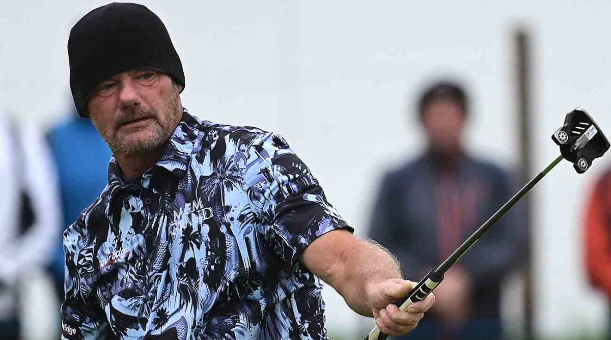 Alex Čejka reacts to a putt on the 18th green in the final round of the 2023 Senior British Open.