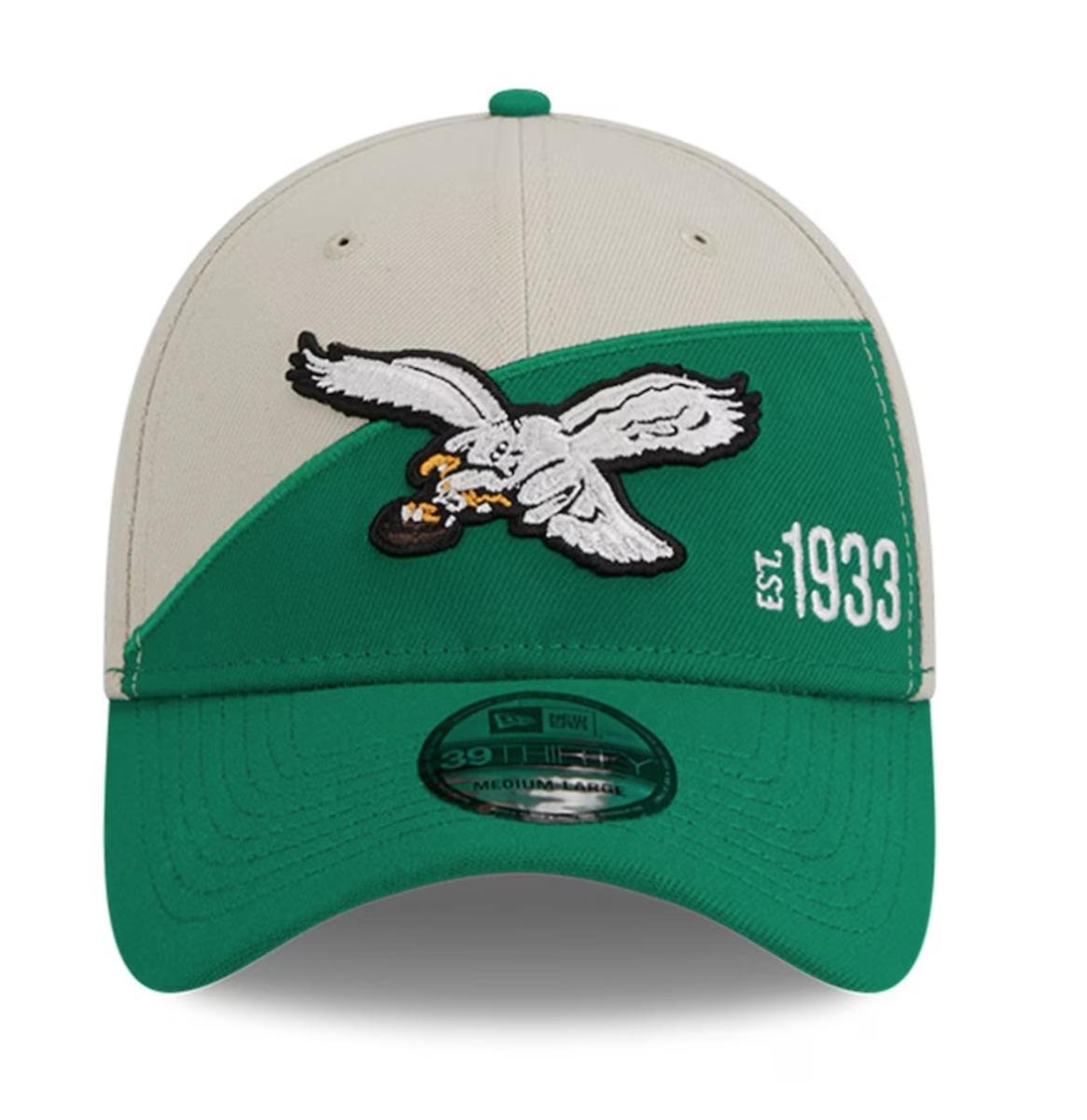 Philadelphia Eagles New Era 2023 Sideline Historic 39THIRTY Flex Hat - Cream/Kelly Green