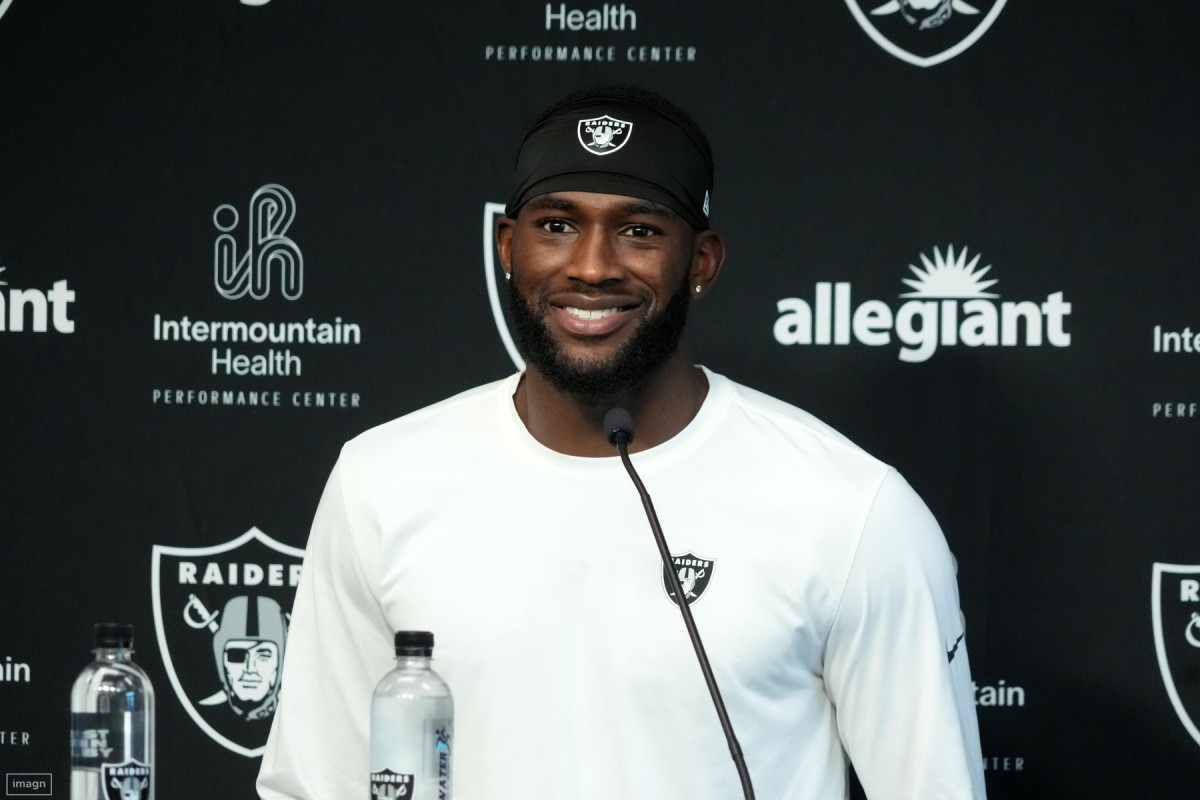 Las Vegas Raiders Brandon Facyson playing alongside Divine Deablo Sports Illustrated Las Vegas