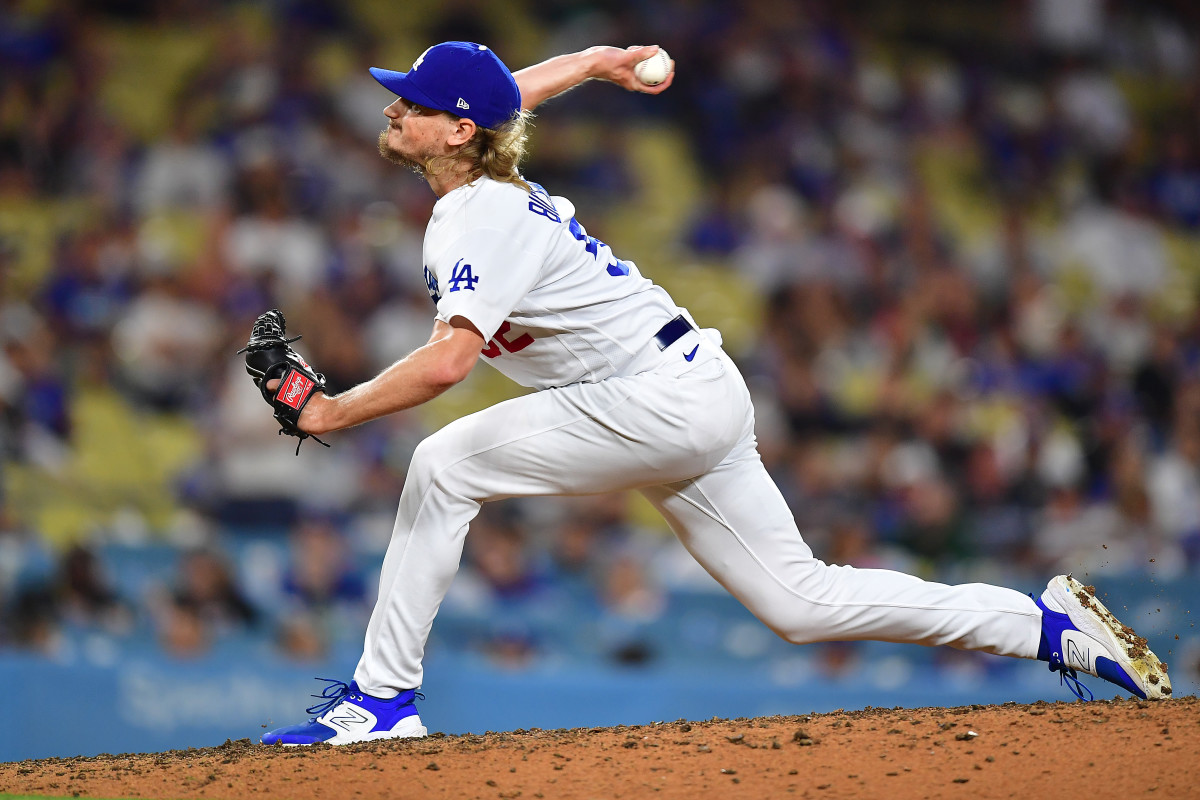 The Mets have acquired a pair of relievers from the Los Angeles Dodgers.