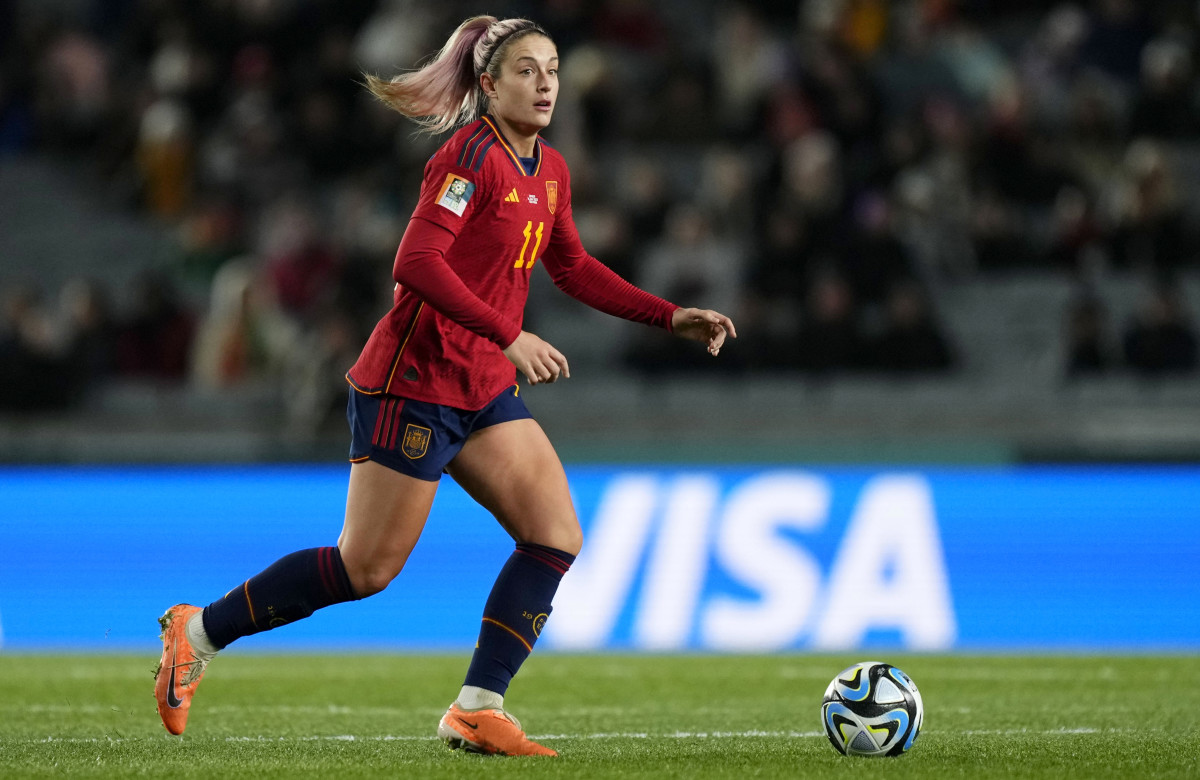 Alexia Putellas of Spain controls the ball against Zambia during the Women's World Cup.