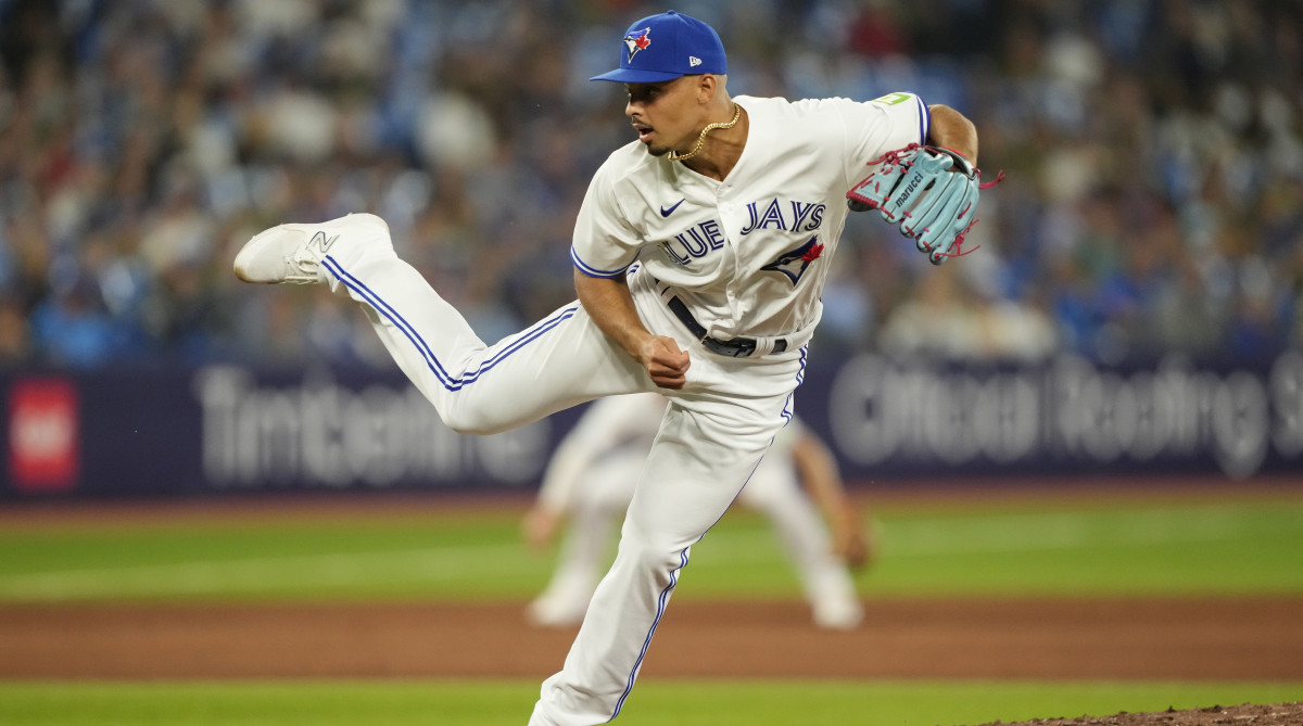 Blue Jays pitcher Jordan Hicks pitches to the Baltimore Orioles.
