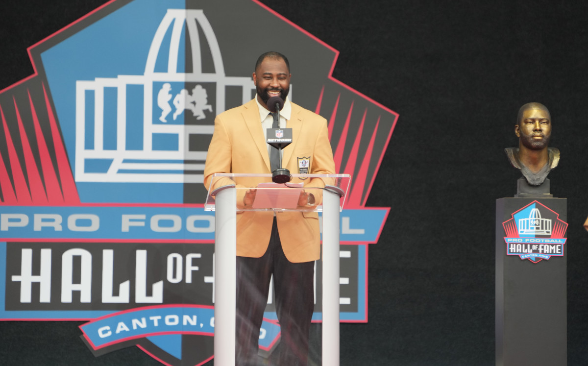Darrelle Revis thanks Deion Sanders in Hall of Fame Speech Sports