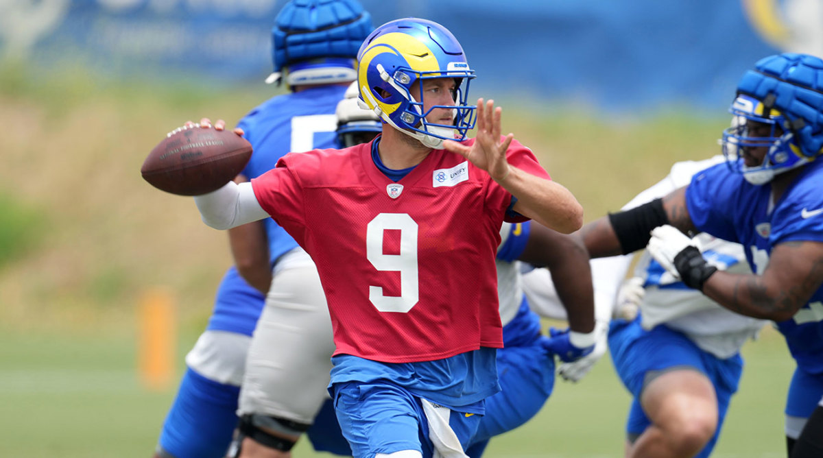 Matthew Stafford throws a pass during training camp