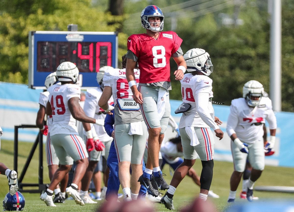 New York Giants quarterback Daniel Jones warms up during joint practice with Detroit Lions at Detroit Lions headquarters and training facility in Allen Park on Tuesday, August 8, 2023.