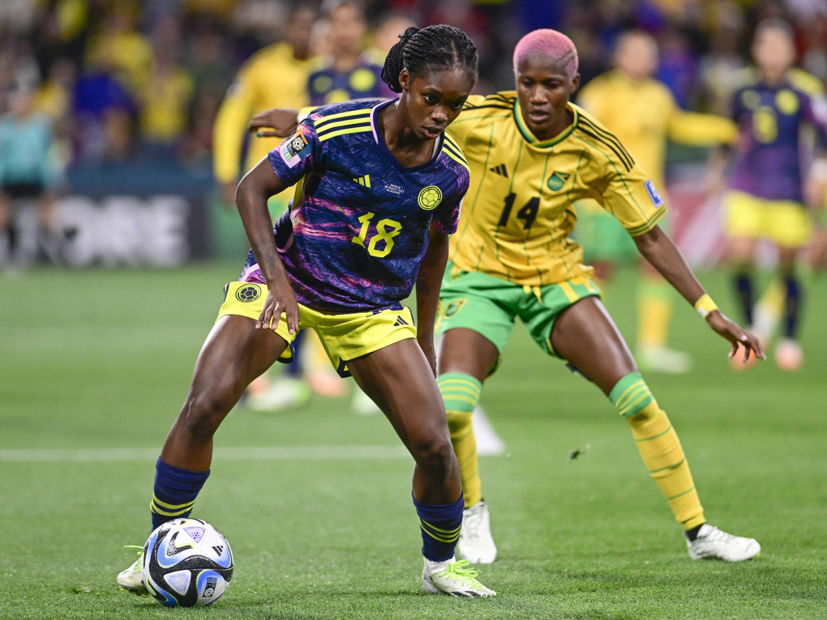 Colombia's Linda Caicedo controls the ball in front of Jamaica's Deneisha Blackwood during the Women's World Cup round of 16.
