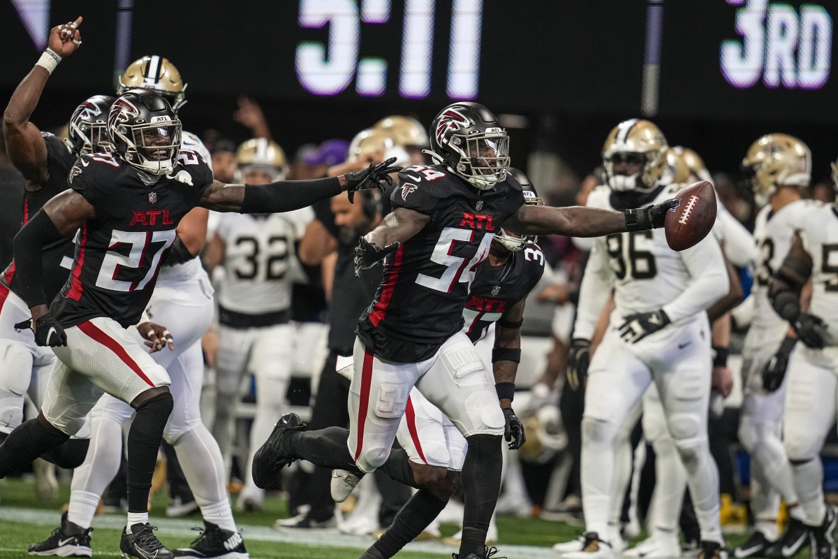 Atlanta Falcons linebacker Rashaan Evans (54) reacts after recovering a fumble against the New Orleans Saints. Mandatory Credit: Dale Zanine-USA TODAY