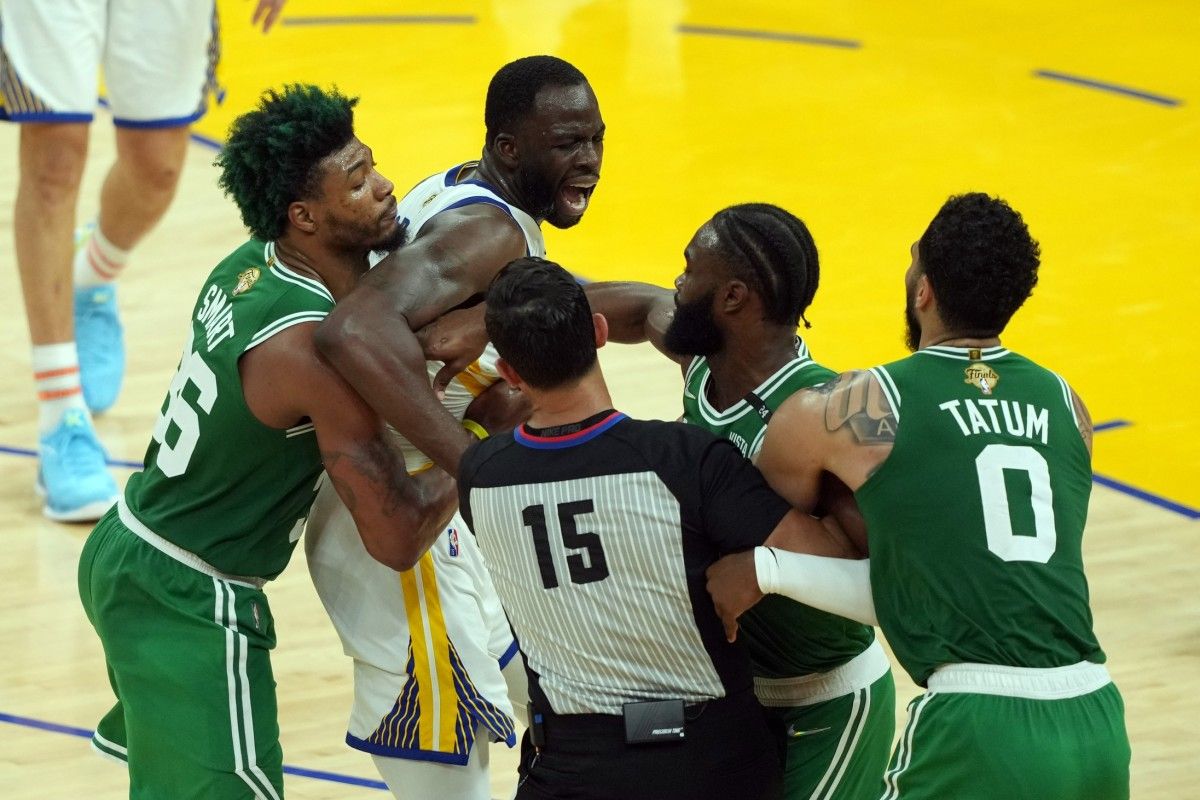 Jaylen Brown Says Draymond Green Tried to Pull His Pants Down - Vimarsana News