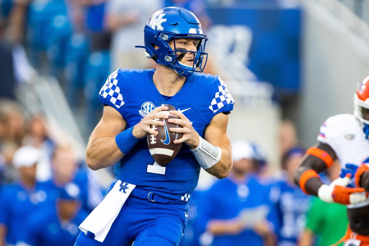 Kentucky QB Will Levis throws pass in pocket