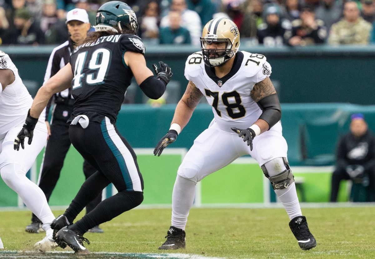 New Orleans Saints center Erik McCoy (78) in action against Philadelphia Eagles linebacker Alex Singleton (49). Mandatory Credit: Bill Streicher-USA TODAY Sports