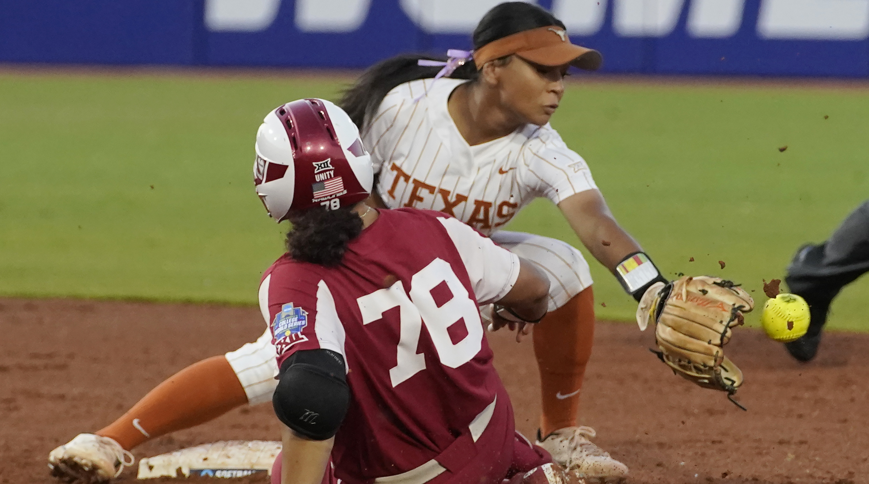 Oklahoma softball blasts Texas in Game 1 of Women’s College World Series