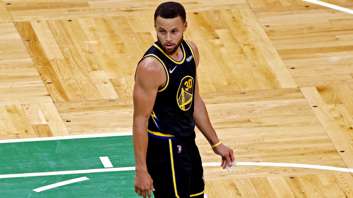 Final NBA: Stephen Curry, Warriors menghadapi kepanikan dengan cedera kaki