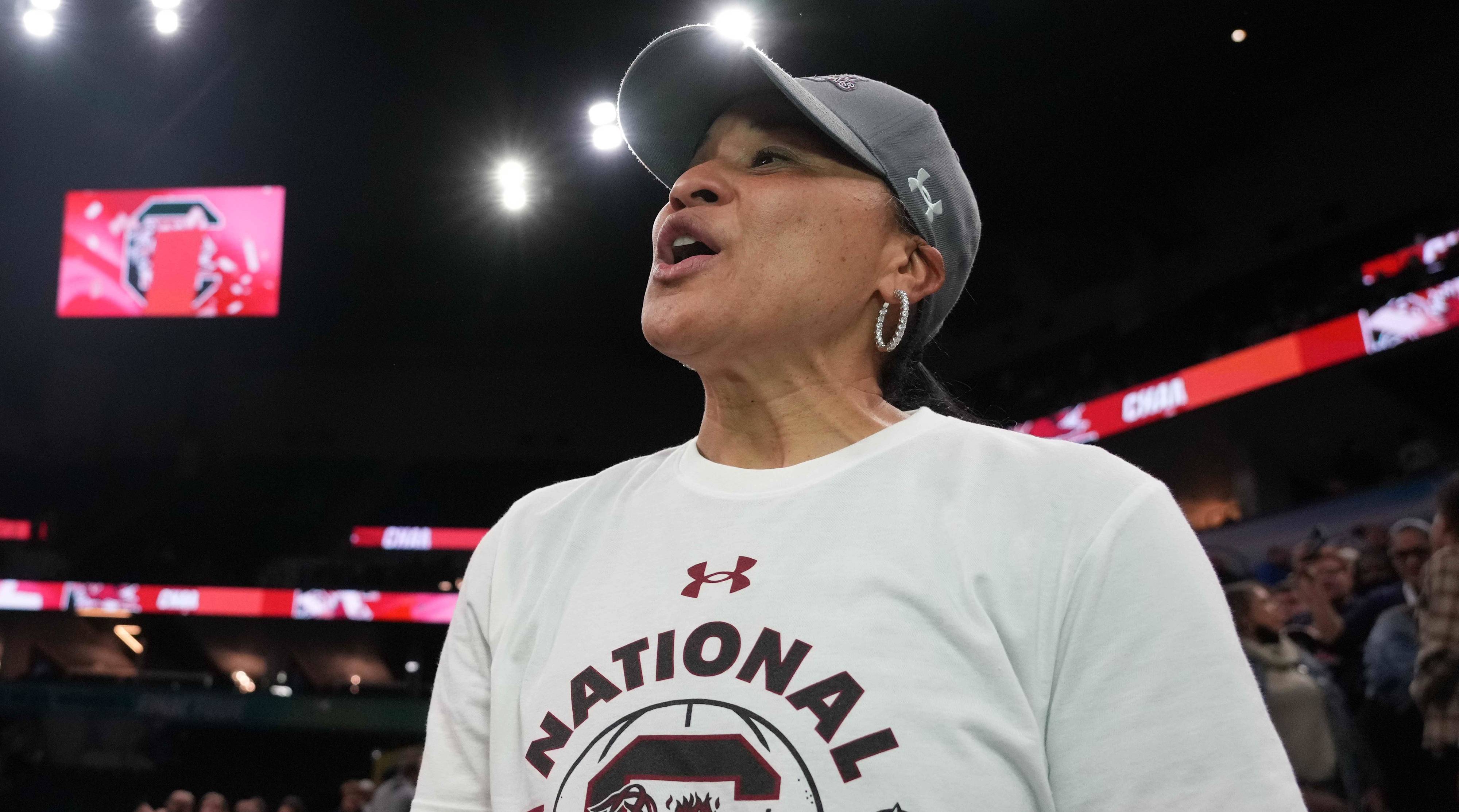Dawn Staley Celebrates on Sideline After Big South Carolina Touchdown -  Sports Illustrated