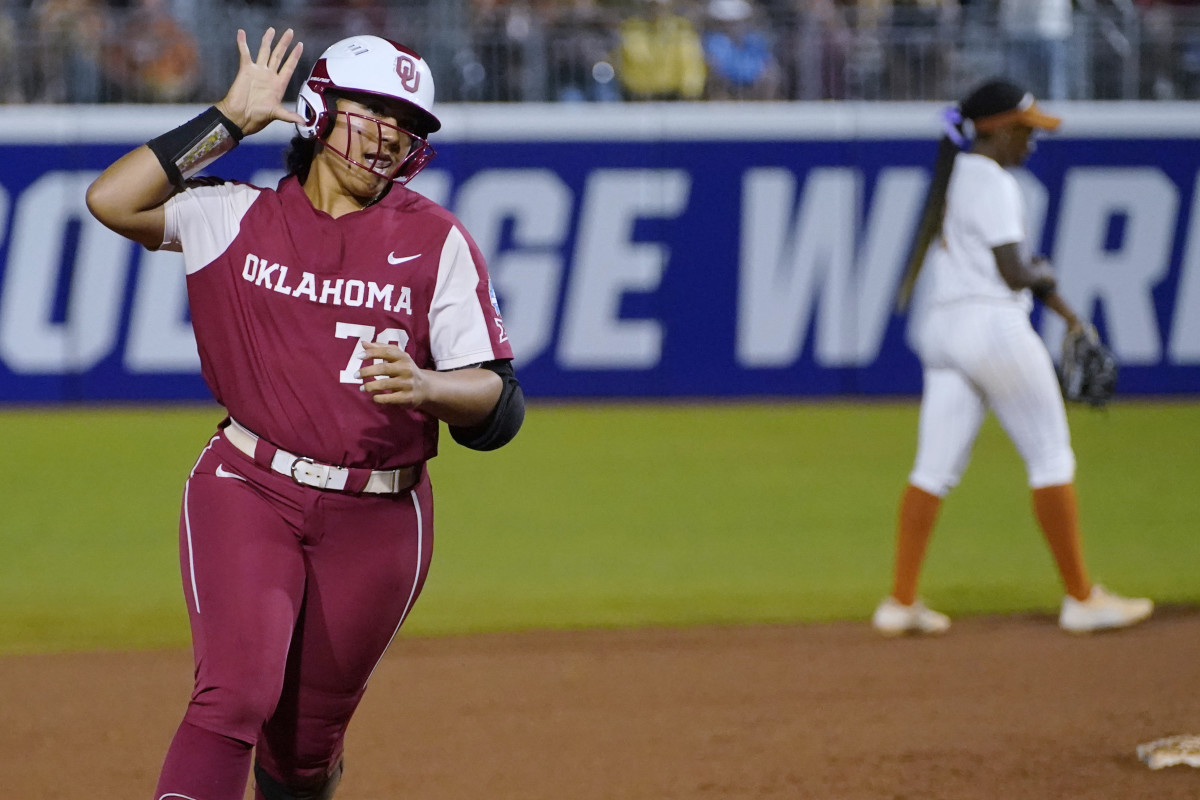 Oklahoma star Jocelyn Alo celebrates her home run