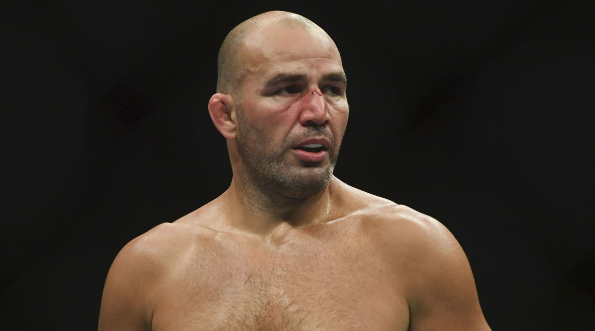 Glover Teixeira (blue gloves) fights Anthony Smith (red gloves) during UFC Fight Night at VyStar Veterans Memorial Arena.