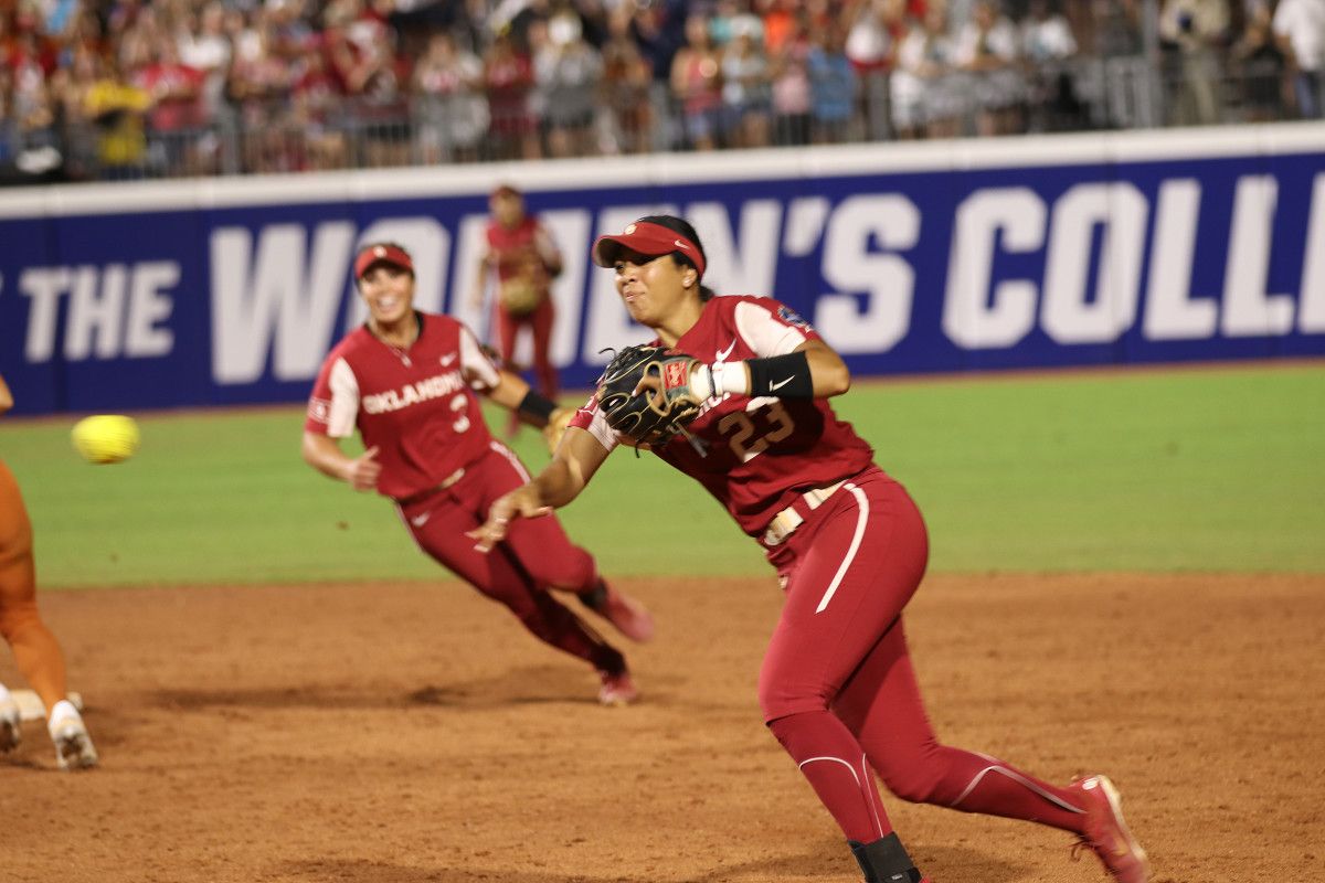 Tiare Jennings makes the final out