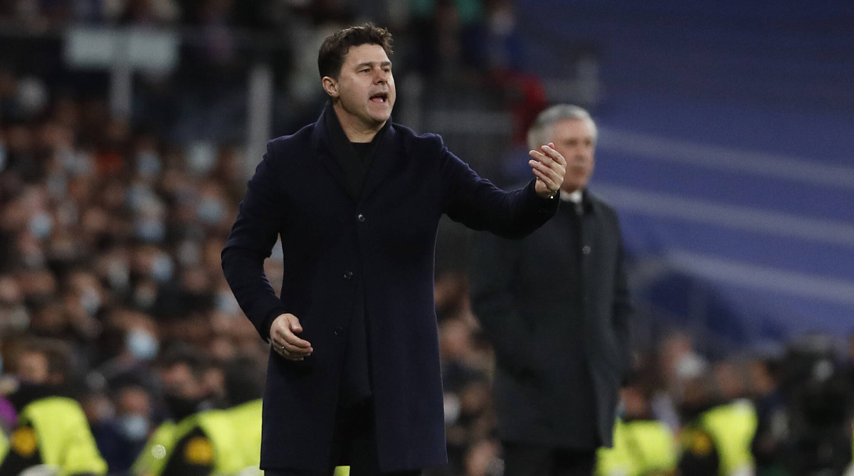 Mauricio Pochettino coaching PSG in Champions League